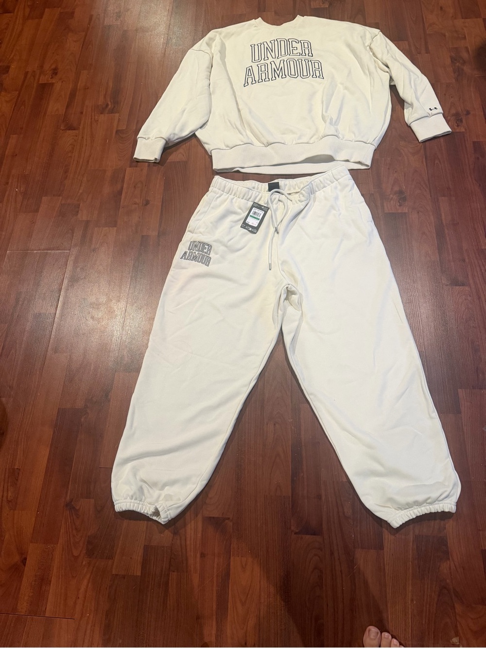 Under Armour Woman’s Cream/Off-White Sweatpants & Sweatshirt
